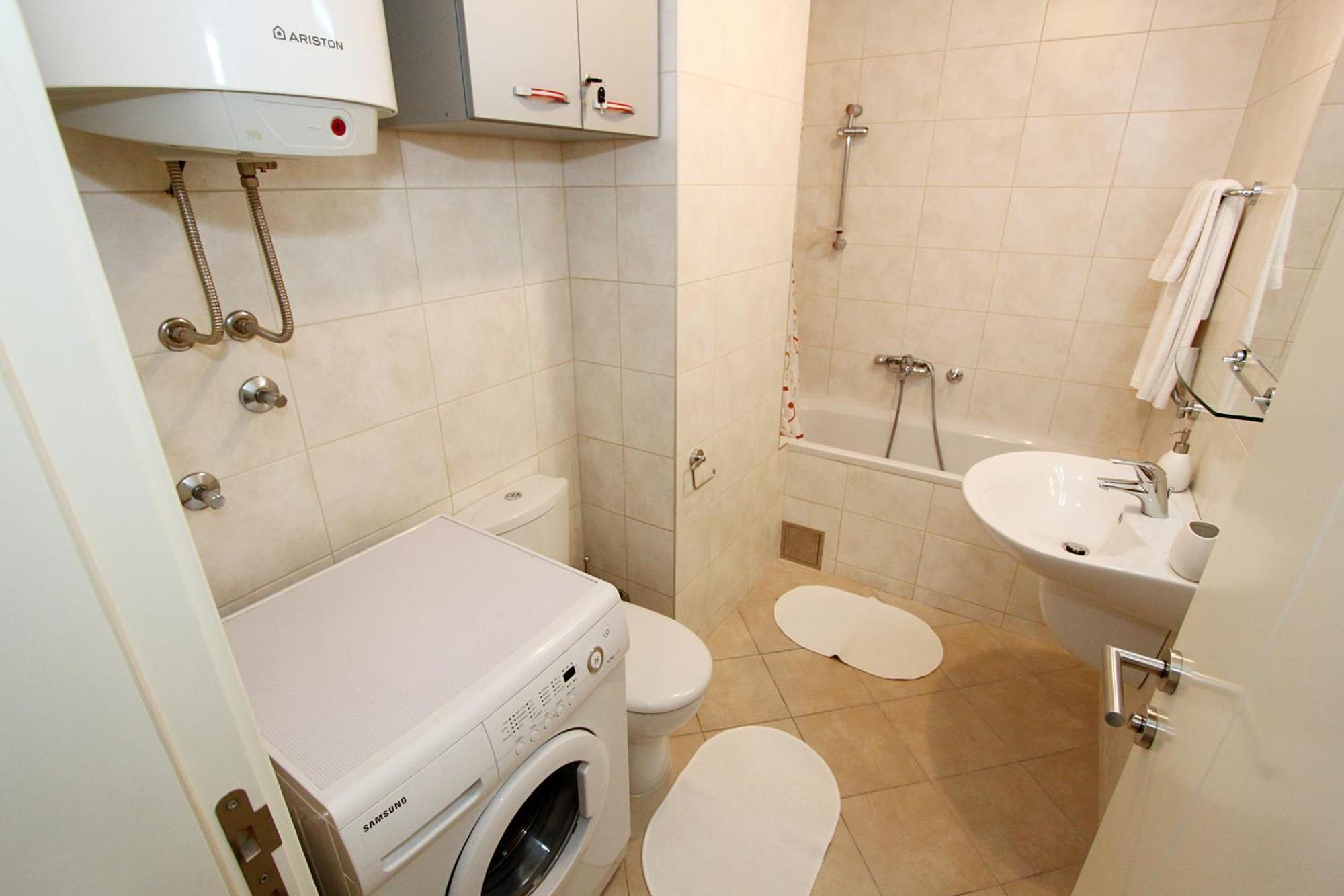 New Belgrade Apartments, Parking 5 Eur Per Day Номер фото