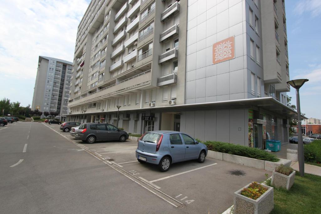 New Belgrade Apartments, Parking 5 Eur Per Day Номер фото